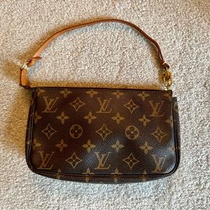 Louis Vuitton Pochette
